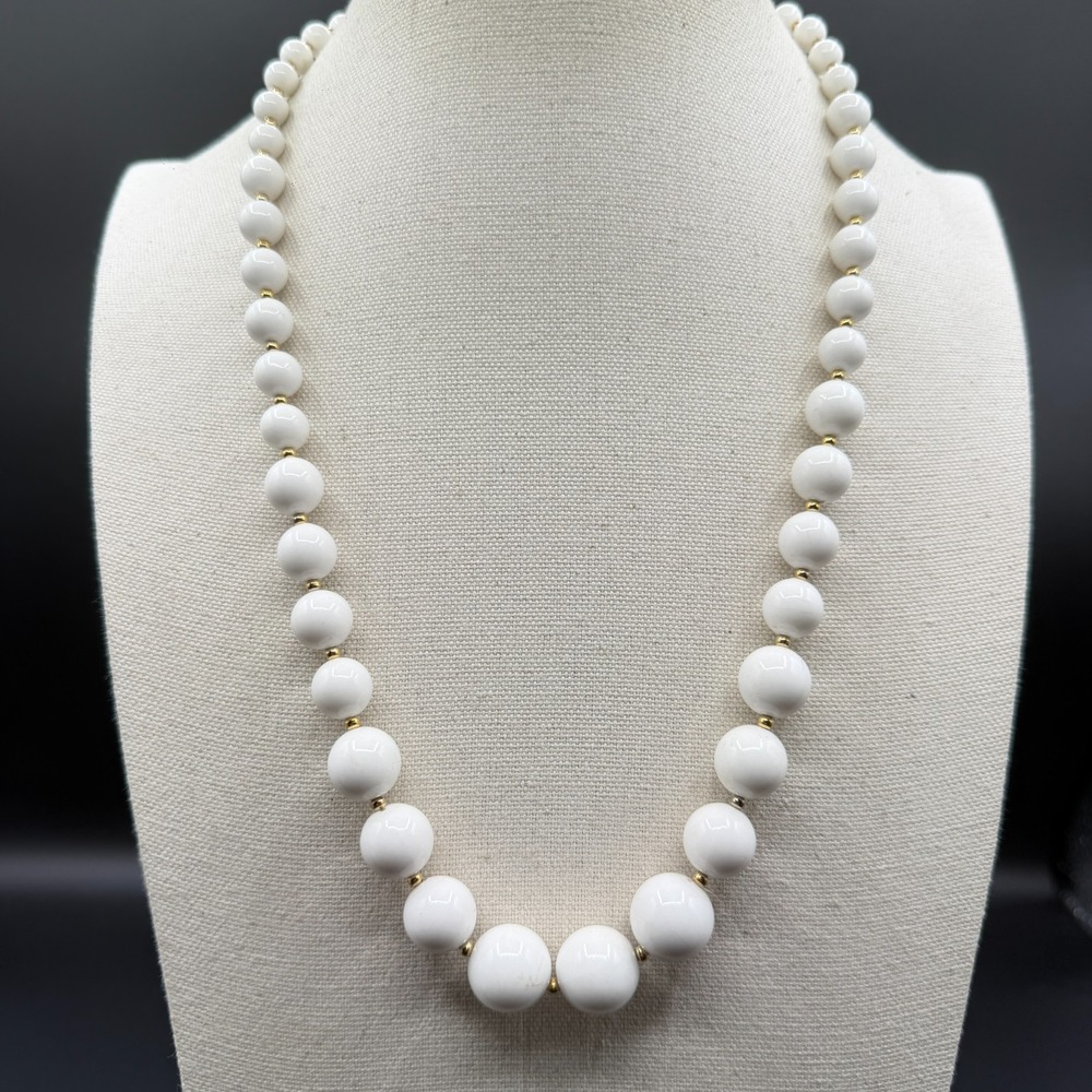White Graduated Bead Necklace Gold Tone Spacers Chunky Classic Statement Jewelry